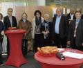 Bild: Stephan Huber
Im Schalterraum der Sparkasse eröffnete SPD-Ortsvereinsvorsitzender Achim Bender (rechts) am Samstag die Ausstellung zum 100-jährigen Bestehen der Sulzbach-Rosenberger Sozialdemokratie.