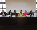 Bild: ubb
Peter Gold vom Jugendamt Tirschenreuth, Erzieherin Michaela Schnidt, Hebamme Hedwig Arnold, Moderatorin Marianne Fütterer von Koki, Allgemeinärztin Dr. Cordula Köhler-Weinrich, Frauenärztin Dr. Sema Tasali-Stoll und Familienhebamme Annett Arndt (v. li.) bildeten die Gesprächsrunde am Podium.