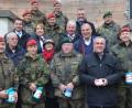 Bild: Kunz
Für die Kriegsgräberfürsorge sammelten Prominente aus Bundeswehr und Politik.