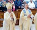 Bild: njn
In der Altöttinger Basilika feierten die Erbendorf mit Bischof em. Wilhelm Schraml (links) einen Gottesdienst. Mit auf dem Bild Pfarrer Martin Besold (zweiter von links).