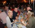 Bild: rod
Ein genussvolles Weinfest bietet die Feuerwehr Tremmersdorf ihren Gästen in der Gemeinschaftshalle. Wein und deftige Brotzeiten stehen fürs leibliche Wohl bereit, die Klosterbläser und die Pressather Musikanten lassen das Stimmungsbarometer rasch steigen.