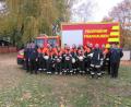 Bild: rdh
Im Bild die 14 Aktiven der Feuerwehr Thanhausen mit (von links) KBM Helmut Czepa und 1.Kommandant Dominik Sölch sowie (von rechts) KBM Roland Frank, KBM a.D. Willi Horn, 1.Vorstand Roland Heldwein und 2.Vorstand Tobias Schwamberger.