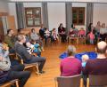 Bild: fjo
Pfarrer Georg Hartl und Organisator Josef Kleber (hinten, von rechts) freuen sich über die vielen Besucher des "Kinderwagerl-Gottesdiensts".