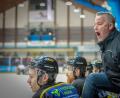 Bild: brü
Lautstark an der Bande: Dirk Salinger, Coach des ERSC Amberg.