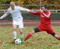 Bild: Rudi Gebert
An Allerheiligen trennten sich die SpVgg Wiesau (links Daniel Kißwetter) und die Sportfreunde Kondrau (rechts Stefan Bauer) 0:0. Am Sonntag bestreiten beide Teams das nächste Stiftlandderby: Die Sportfreunde empfangen den SV Steinmühle, die SpVgg gastiert beim SV Mitterteich II.