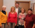 Bild: aun
Das wiedergewählte Vorstandsgremium des Dorfladens Utzenhofen zusammen mit Bürgermeister Stefan Braun (hinten): Rosa Scharl, Erika Wittmann, Hedwig Lehmeier und Vorsitzende Christa Forster (von links).
