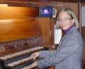Bild: fsb
Christiane Michel-Ostertun an der Eisenbarth-Orgel in St. Josef.