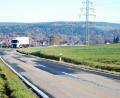 Bild: sche
Weil ein Grundstückbesitzer nicht verkaufen will, ist für den Ausbau der Staatsstraße 2399 zwischen Lintach und Raigering nun ein zeitaufwendiges Planfeststellungsverfahren notwendig.