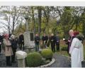 Bild: exb/Ingrid Leser
Friedhofgang Paulusbrunn an Allerheiligen mit Pfarrer Siegfried Wölfel (rechts).