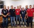 Bild: jp
Die neue Vereinsführung des FC Bayern Fan Clubs Schweppermann Kastl (von links): Rainer Angermann, Harald Hiller, Oliver König, Siegfried Kölbl, Rainer Steuerl, Stefan Braun, Tobias Bauer, Norbert Beer und
Jürgen und Hubert Rubenbauer.