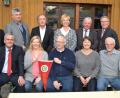 Bild: hcz
OB Kurt Seggewiß und die Referenten Sandra Grabs, Franz Josef Lang, Martina Uschold, Günther Grabs (vorne von links) mit Stadtrat Veit Wagner, Herbert Schmid, MdL a. D. Franz Schindler und den Stadträten Sabine Zeidler, Hans Forster und Reinhold Wildenauer (hinten von links).