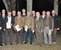 Bild: exb
Die Jägerkameradschaft Hahnbach ehrt bei ihrer 60-Jahr-Feier langjährige Mitglieder (von links): Vorsitzender Josef Erras, Pfarrer Christian Schulz, Bürgermeister Bernhard Lindner, Franz Erras, Hans Lederer, Franz Erras, Festredner Harald Schwartz, Karl Erras, Richard Sichelstiel, Alfons Siegert, Zweiter Bürgermeister und Kulturausschussvorsitzender Georg Götz, Konrad Neiswirth und Jagdherr Thomas Erras.