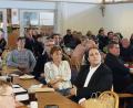 Bild: lst
Nur 41 von 173 Oberpfälzer Vereinen waren beim BTV-Bezirkstag am Samstag in Schwarzenfeld vor Ort und nutzten so die Möglichkeit, sich von BTV-Vereinsberater Lars Haack (rechts) über die Vorzüge und Folgen der kostenlosen Beratung zu informieren.