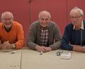 Bild: tr
Hans Lindner (Mitte) lenkt als Vorsitzender die Geschicke der Tirschenreuther Krippenfreunde. Franz Krapf, Günter Stammwitz (von links) sowie Günter Kopf und Horst Haidl (von rechts) sind vier von etwa 10 Helfern, die den ganzen Tag mit dem Aufbau beschäftigt sind.