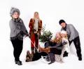 Bild: privat
Die Sängerinnen der Gruppe "Montana" und ihr Pianist werden beim Adventskonzert in Moosbach am 2. Dezember um 17 Uhr in der Pfarrkirche Moosbach alle Register ziehen und begeisterten. Die Akteure von links: Corinna Niedermeier (Alt), Silvia Biener (Sopran), Engelbert Eckert (Piano), Nathalie Margraf (Mezzosopran) und Carmen Dirscherl (Mezzosopran).