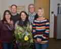 Bild: dob
Carmen Zilbauer aus Vohenstrauß (Mitte) erhielt zum Abschied aus dem Elternbeirat der Pfalzgraf-Friedrich-Mittelschule Blumen. Sie war fünf Jahre eifrige Mitstreiterin und wurde fast zur Institution an der Bildungseinrichtung.