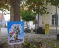 Bild: bl
Direkt vor dem Rathaus wirbt noch immer die Bayernpartei um Stimmen.