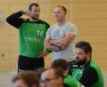 Bild: ham
Am Samstag können sie nicht fachsimpeln: HSG-Torhüter Florian Sturm (links) fällt gegen den HC Weiden aus. HSG-Trainer Christian Zachmann (Mitte) stellt den A-Jugendlichen Nico Hunzinger ins Tor.