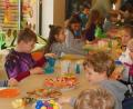 Bild: amö
Die Kinder der Grundschule durften sich aus einer großen Speisenauswahl ein leckeres Pausenbrot zusammenstellen.