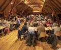 Bild: u
Das von Ortssprecher Erich Stauber initiierte und organisierte 2. Steiningloher Weinfest war ein absoluter Volltreffer. Im gemütlichen, von Markus Niederwald jahreszeitgemäß dekorierten Kirwastodl gab es bis weit nach Mitternacht keinen freien Platz. Am Ende stand ein Reinerlös von 1426 Euro. Er wird für die Innenrenovierung der Dorfkapelle verwendet.