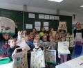 Bild: ela
Grenzenlos bunt ist die Patenschaft der Etzenrichter Schule mit der Volksschule in Eger. Das zeigen die Kinder auch bei einem Bastelprojekt.