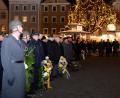 Bild: brü
Mit einer Feierstunde am Kriegerdenkmal am Amberger Rathaus wurde der Volkstrauertag in Amberg begangen.