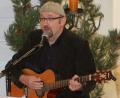 Bild: Hirsch
Musikpoet Hubert Treml tritt bei der Arbeiterwohlfahrt Fronberg auf.