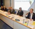 Bild: usc
Fachleute aus der Stadtverwaltung beantworten die Fragen. Von links: Sabrina Liermann (Senioren-Angelegenheiten), Martin Reinhardt (Sozialamt), Peter Seidel (Verkehrsbehörde), Baureferent Markus Kühne, Hans-Georg Wiegel (Hochbauamt) und Bürgermeister Martin Preuß.