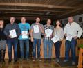 Bild: fjo
Klaus Grundler, Nicole Voit, Alexander Hofmann, Stephan Hoffmann, Josef Wittmann und Anton Hirnet (von rechts) sind gemeinsam mit Schützenmeisterin Hildegard Werner (links) die neuen Vereinsmeister der Schützen in Pfrentsch.