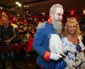 Bild: Bild: Karl-Josef Hildenbrand/dpa
Rolle seines Lebens: Der damalige Finanzminister Markus Söder (CSU) und seine Frau Karin kommen als Prinzregent Luitpold und Gemahlin Auguste zur Fernseh-Prunksitzung "Fastnacht in Franken".