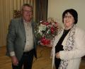 Bild: ksi
Gerhard Lenhart überreicht an Frau Sabine Willecke ein Präsent