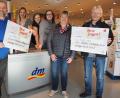Bild: exb
Große Freude bei der Spendenübergabe: Im Bild von links Stefan Bäumler, Regina Männer, Jana Belz, Nicole Troidl, Michaela Schlosser und Alfred Kick.
