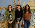 Bild: Regierung der Oberpfalz
Die Bezirksschülersprecherin Sarah Larsen (Mitte) mit den Stellvertreterinnen Sarah Spitzbarth (links) und Amira Touti (rechts).