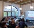 Bild: u
Die Musikvereine plagen allerhand Sorgen. Bei ihrer Klausurtagung im Vereinsheim der Knappschaftskapelle Amberg informierte der Kreisvorsitzender Werner Stein (stehend) unter anderem über das Projekt „No aweng besser wern“.