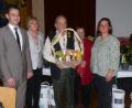 Bild: fm
Verabschiedung von Erhard Höfler mit (von links) Bürgermeister Jörg Fritsch, Marga Hirschinger, Erhard Höfler, Gabi Bleisteiner, Nadine von Hassel-Geiger.