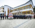 Bild: exb
Die Kameraden aus Haselmühl, Hiltersdorf und Theuern freuen sich für die Kollegen aus Kümmersbruck. Mit dem neuen Mannschaftstransportwagen, kurz MTW, kann im Einsatzfall weiteres oder nachrückendes Personal zur Einsatzstelle gebracht werden.