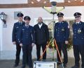 Bild: whw
Gerätewart Stefan Brüderer, Kassier Andreas Eckert, Bürgermeister Max Schwärzer, Vorsitzender Hermann Lorenz und Kommandant Konrad Helgert mit der neuen LED-Einsatzstellenbeleuchtung.