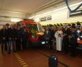 Bild: bk
Die Kaltenbrunner Feuerwehr ist stolz auf ihr neues Mehrzweckfahrzeug, das im Beisein vieler Gäste gesegnet wird. .