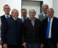 Bild: exb
Zum 100. Geburtstag gratulierten Hans Galli (Vierter von links) Präfekt Alois Kleierl, Ehrenmitglied Egon Birner, Präfekt Anton Richthammer, Präfekt Hans Leipold und Ehrenpräfekt Fritz Leipold (von links).