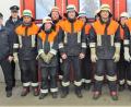 Bild: sche
Auf dem Bild (von links): Schiedsrichter Alexander Zeitler, Kreisbrandinspektor Hubert Blödt, Kreisbrandmeister Armin Daubenmerkl, Harald Kopera, Carolin Stauber, Alexander Weiß, Stefan Lehmeier, Christian Meier, Manfred Escherl, Markus List, Jonas Weiß, Andreas Weiß, Bürgermeister Alwin Märk und Kommandant Norbert Weiß.