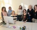 Bild: ca
Der Schreibdienst aller Kommissariate, versammelt im Vernehmungszimmer: (von links) Beate Ertl, Maria Färber, Christina Gruber, Sandra Gürtler, Birgit Eckstein, Barbara Flor und Marion Klug.