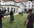 Bild: Bayersicher Rundfunk/exb
Die Dreharbeiten im Kloster.