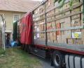 Bild: gpa
Hans Karl und seine ehrenamtlichen Helfer beladen selbst jeden Transporter mit Hilfsgütern. Im Dezember wird ein mit Geschenkpäckchen beladener Lastwagen die Fahrt antreten, um zum Weihnachtsfest in Waisenhäusern sowie bei kinderreichen Familien, alten Menschen, Kranken und Obdachlosen etwas Freude zu verbreiten.