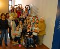 Bild: exb
Insgesamt 23 Kinder betreuten Museumsmitarbeiterin Erika Rahm und Stadträtin Doris Schön (von links) am Buß- und Bettag im Museumsquartier. Nach einem Frühstück filzten die Mädchen und Jungen Karpfen.