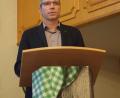 Bild: dko
Bürgermeister Hermann Ach informiert in der Bürgerversammlung über das vergangene Jahr.