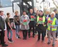 Bild: kei
Farbige Tafeln an den Eingangstüren der Busse verdeutlichen, wie am besten eingestiegen wird.