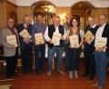 Bild: kro
Vorstellung des Kondrauer Heimatbuchs: Im Bild von links Manfred Brunner (Moderator des Abends), Robert Treml (Autor und Redakteur), Alexander Kolb (Autor und Redakteur), Alois Grillmeier (Redakteur), Adalbert Busl (Autor), Monika Sommer (Redakteurin), Pfarrer Hans Riedl (Autor Beitrag "Priester und Ordensleute“) und Robert Sommer (Autor und Redaktionsleiter).