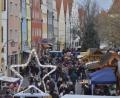 Bild: Karin Wilck
Der Kathreinmarkt bringt für den Weidener Handel einen gelungenen Start ins Weihnachtsgeschäft. Die hohe Frequenz der Besucher macht auch der Blick auf den Unteren Markt deutlich.