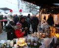 Bild: pi
Der Adventsmarkt in Unterrehberg stößt auf große Resonanz. Die Anbieter haben viel im Sortiment.