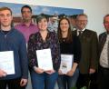 Bild: Hirsch
Archivar Josef Fischer (links), Pressesprecher Lothar Mulzer und OB Andreas Feller (von rechts) prämierten die Arbeiten der Autoren Alexander Rebl, Gerd Winterberger, Doris Ebenschwanger und Jana Fischer (von links) mit Geldpreisen.